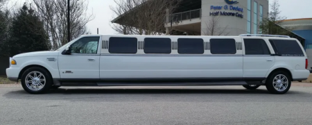 Stretch Lincoln Navigator limo rental 